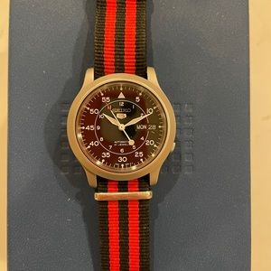 Seiko SNK809 automatic field watch, black dial